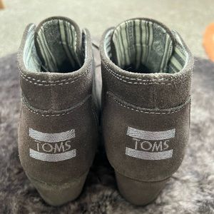 TOMS grey sued laced ankle booties size 5.5